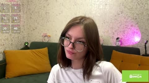 robynsentinella online show from April 2, 2026, 3:04 am