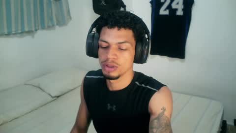 Rocco online show from November 12, 2025, 1:44 pm