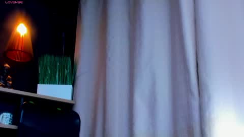 rocco_santos online show from June 4, 2026, 6:25 pm