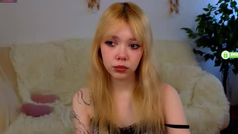 rochelle_dolly online show from February 26, 2026, 12:15 pm