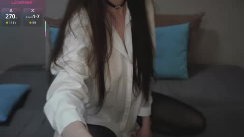 rocketsgirl online show from November 26, 2025, 7:20 am