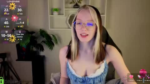 Snapshot of rockett_bunny chatting on May 13, 2026, 1:03 am Rockett online show from May 13, 2026, 1:03 am