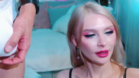 Lina and Den online show from September 12, 2025, 8:58 am