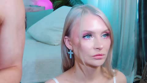 Lina and Den online show from October 3, 2025, 10:23 am