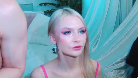 Lina and Den online show from April 10, 2026, 7:35 am