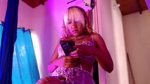 Snapshot of rocxi_metamorph chatting on May 25, 2026, 5:30 pm rocxi online show from May 25, 2026, 5:30 pm