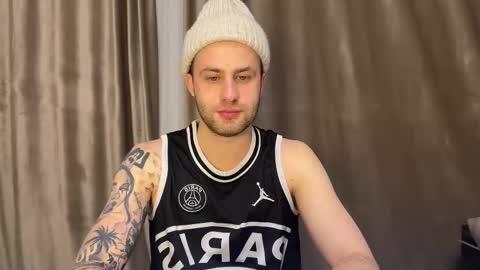 Rodrigo online show from November 4, 2025, 9:03 pm