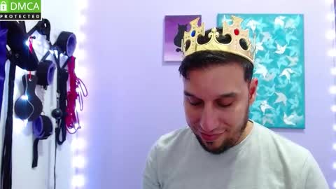 Thiago independent model online show from November 14, 2025, 8:51 pm