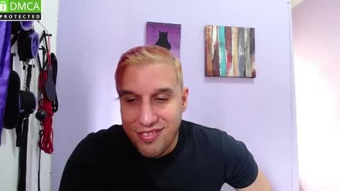 Thiago independent model online show from May 11, 2026, 5:43 pm