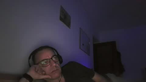 rogerrabbit2023 online show from September 18, 2025, 8:22 pm