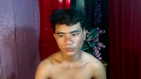 Snapshot of roianboyyy chatting on June 27, 2026, 11:43 pm roianboyyy online show from June 27, 2026, 11:43 pm