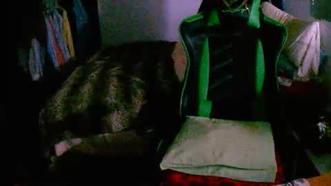 Snapshot of roketero93 chatting on November 22, 2025, 8:30 pm roktero 90 online show from November 22, 2025, 8:30 pm