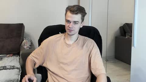 taylor fox online show from February 9, 2025, 5:11 pm