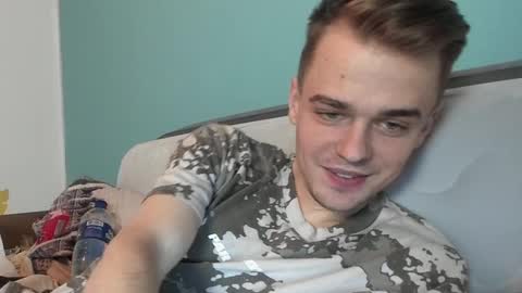 taylor fox online show from October 5, 2025, 4:49 pm