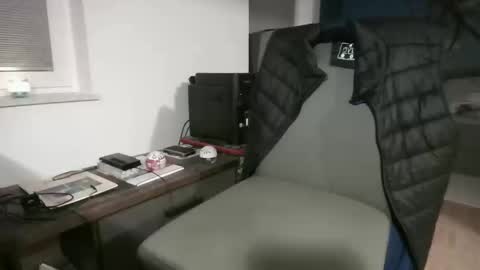 rolandloser1000 online show from October 18, 2025, 5:46 pm