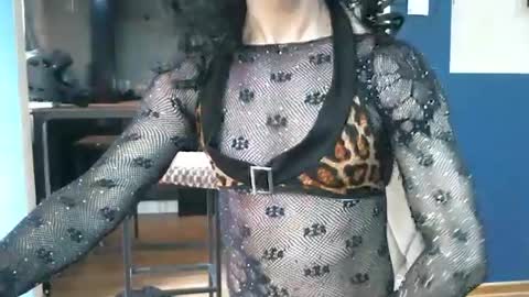 Snapshot of romantico_erotico chatting on June 7, 2026, 8:29 am romantico_erotico online show from June 7, 2026, 8:29 am