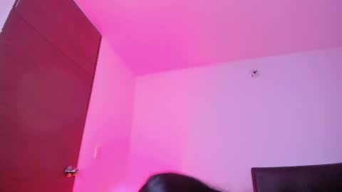 Snapshot of romantik_doll chatting on July 3, 2026, 10:49 pm zaray online show from July 3, 2026, 10:49 pm