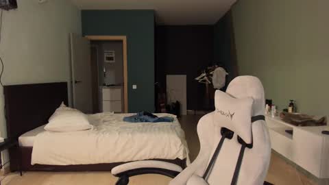 Romeo online show from February 28, 2025, 7:46 pm