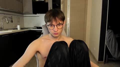 Romeo online show from September 19, 2025, 9:37 pm