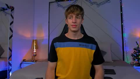 Romeo Ricci online show from December 19, 2025, 4:25 pm