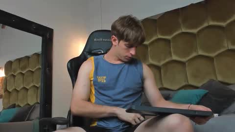 Snapshot of romeo_ricci1 chatting on February 1, 2026, 2:43 am Romeo Ricci online show from February 1, 2026, 2:43 am