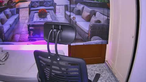 Romeo online show from October 1, 2025, 7:31 pm