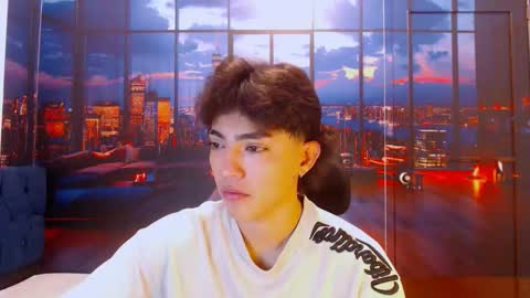 Romeo online show from October 5, 2025, 7:23 pm