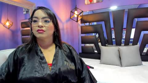 Romi  online show from October 19, 2025, 12:44 am