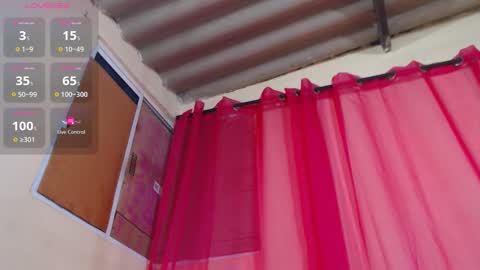 Romina Fiore  online show from November 25, 2025, 11:16 pm