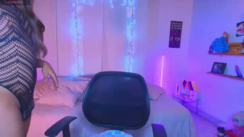 Romi Rouse online show from September 16, 2025, 7:09 am