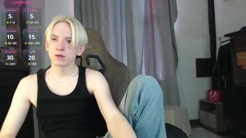 Snapshot of ron_vilsx chatting on February 19, 2025, 6:44 am ron vilsx online show from February 19, 2025, 6:44 am