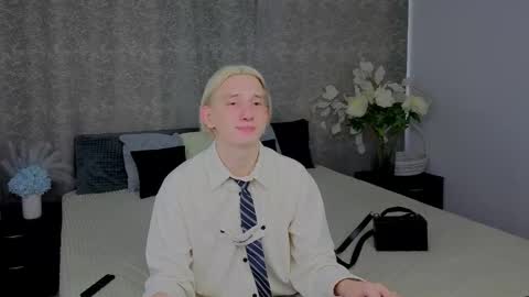 ron vilsx online show from December 3, 2025, 7:49 am