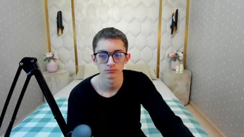 ronbevs online show from May 6, 2026, 8:14 pm