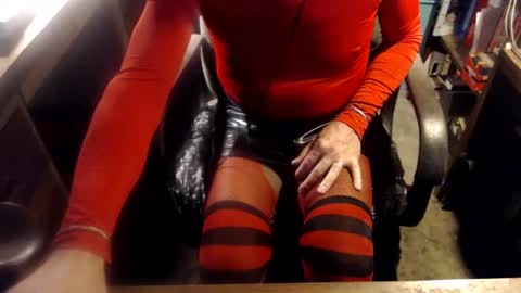 Ronda online show from November 10, 2025, 12:20 am