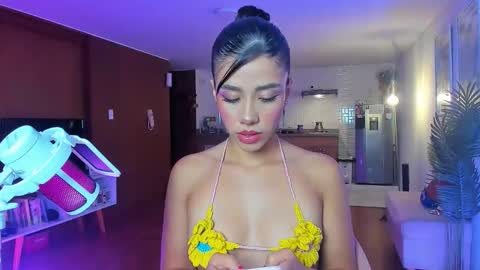 Snapshot of ronieeplay chatting on May 3, 2026, 12:16 am Roni online show from May 3, 2026, 12:16 am