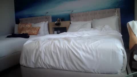 Snapshot of ronin098 chatting on November 18, 2025, 7:51 pm ronin098 online show from November 18, 2025, 7:51 pm