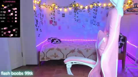 Snapshot of roniya_v chatting on February 18, 2025, 7:30 pm Spicy lady Kristy online show from February 18, 2025, 7:30 pm