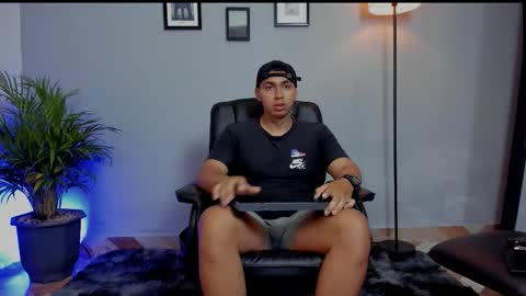 Snapshot of ronnie_canford chatting on January 17, 2026, 2:22 pm RonnieCanford online show from January 17, 2026, 2:22 pm