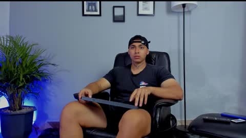 Snapshot of ronnie_canford chatting on February 3, 2026, 2:53 am RonnieCanford online show from February 3, 2026, 2:53 am