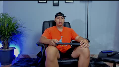 Snapshot of ronnie_canford chatting on February 8, 2026, 4:21 pm RonnieCanford online show from February 8, 2026, 4:21 pm