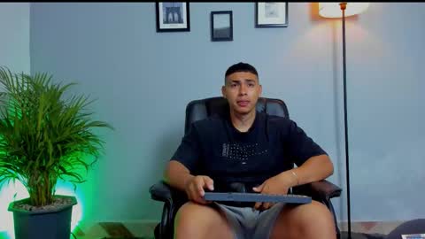 Snapshot of ronnie_canford chatting on February 22, 2026, 2:59 pm RonnieCanford online show from February 22, 2026, 2:59 pm