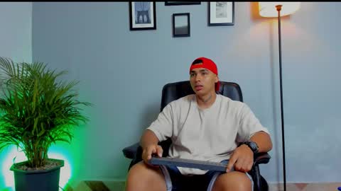 Snapshot of ronnie_canford chatting on February 23, 2026, 5:54 pm RonnieCanford online show from February 23, 2026, 5:54 pm