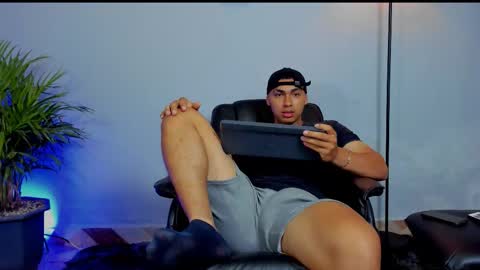 Snapshot of ronnie_canford chatting on March 4, 2026, 7:20 pm RonnieCanford online show from March 4, 2026, 7:20 pm