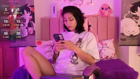 Snapshot of roose_eva chatting on May 13, 2026, 11:44 pm roose eva online show from May 13, 2026, 11:44 pm