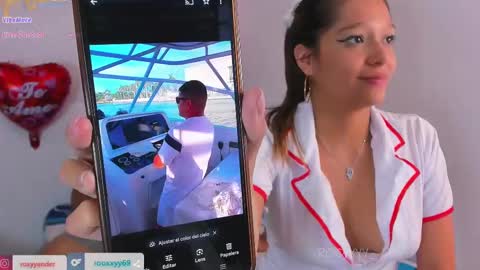 Snapshot of rooxxyy_ chatting on March 4, 2025, 4:06 am online show from March 4, 2025, 4:06 am