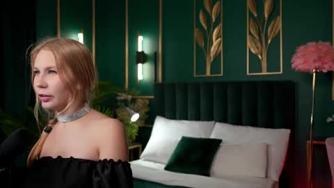 Delicate flower Rose online show from December 2, 2025, 5:41 pm