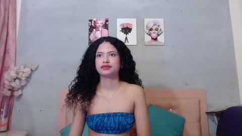 rosa_woolf online show from November 5, 2025, 12:05 pm