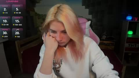 Snapshot of rosahayes chatting on April 26, 2026, 8:23 am Call me Rosa online show from April 26, 2026, 8:23 am