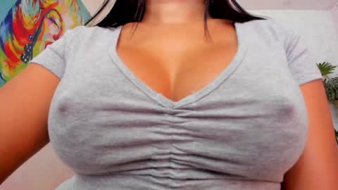 Snapshot of rosalia_04 chatting on January 13, 2025, 10:45 pm ROSALIA insta rosalia 10hoot online show from January 13, 2025, 10:45 pm