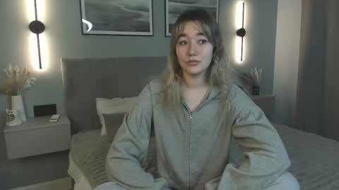 Snapshot of rosanaiwaoka chatting on November 26, 2025, 7:20 am Mia online show from November 26, 2025, 7:20 am